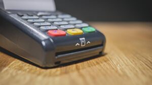 子どもに教えるクレジットカードの正しい使い方とは？